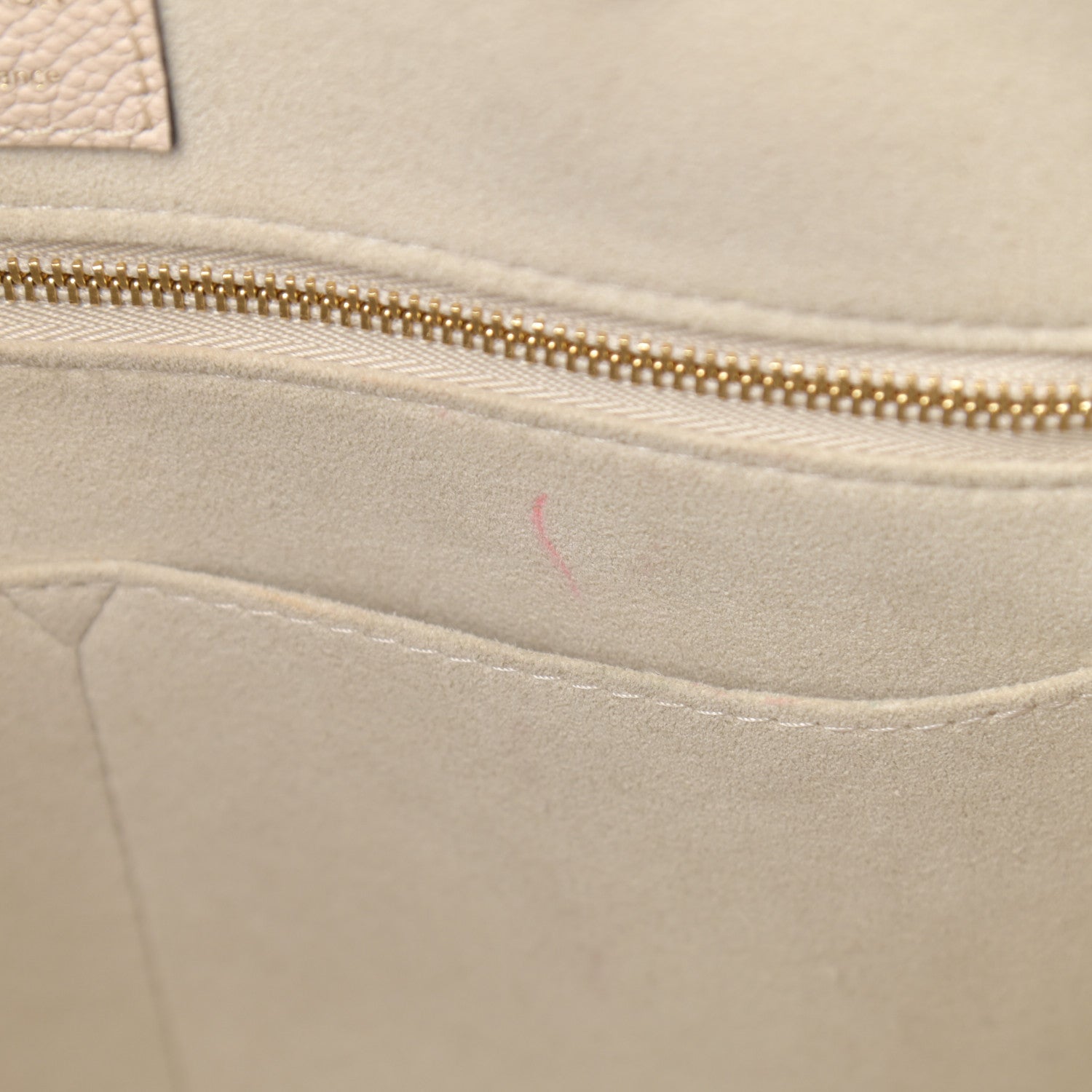 Louis Vuitton Empreinte Monogram Giant By The Pool Onthego MM Cream Saffron 18 of 18