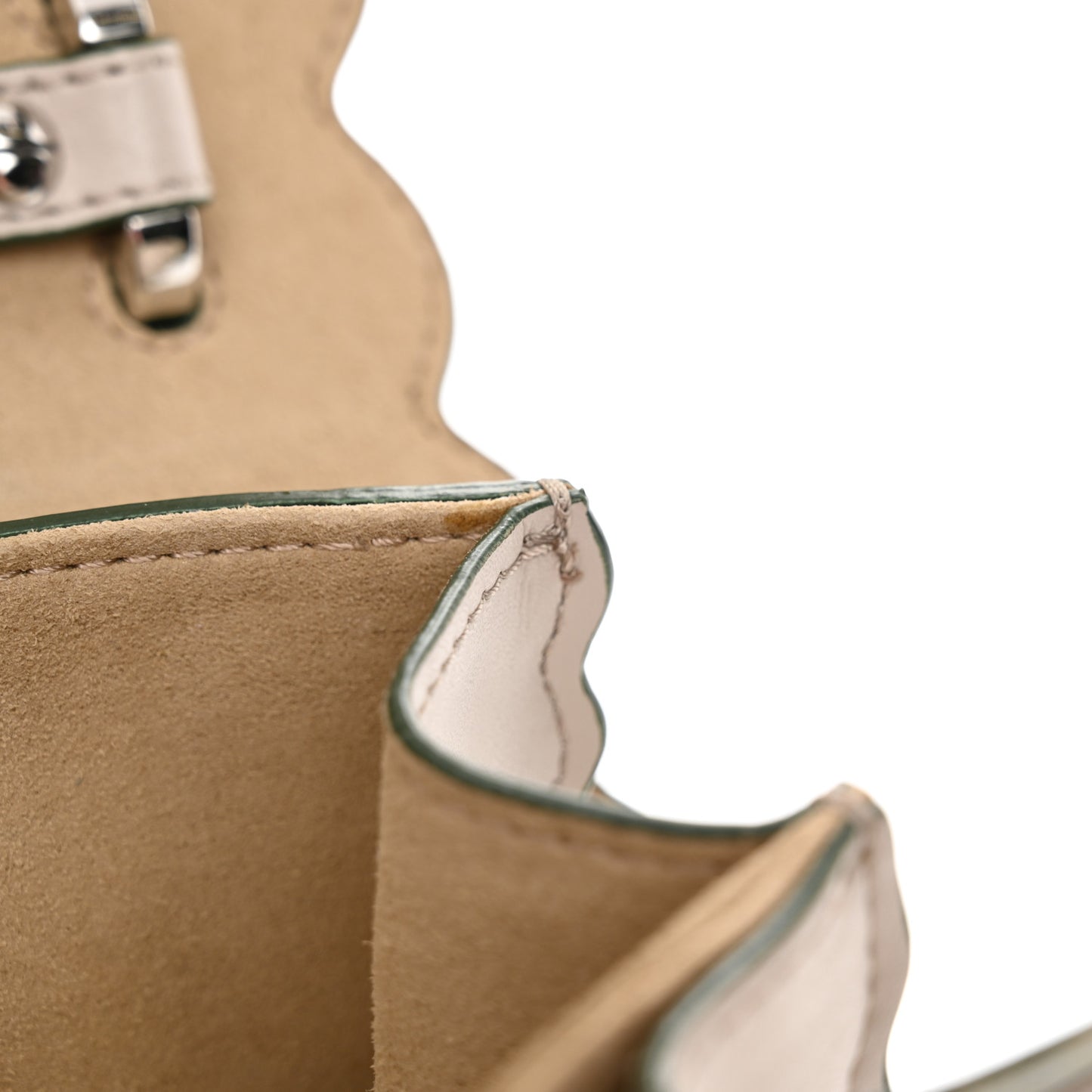 Vitello Liberty Scalloped Studded Kan I Shoulder Bag Grigio Polvere