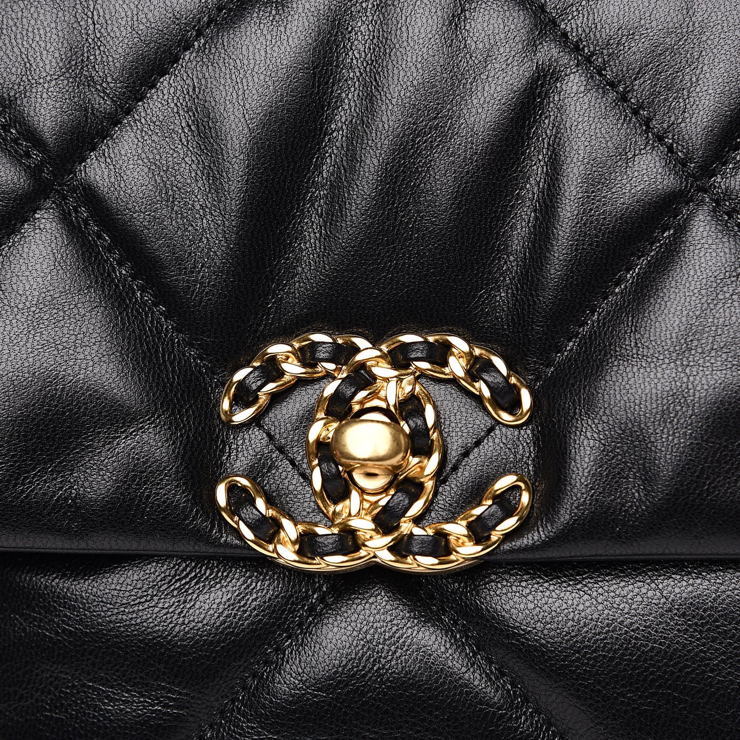 Goatskin Quilted Medium 19 Flap Black