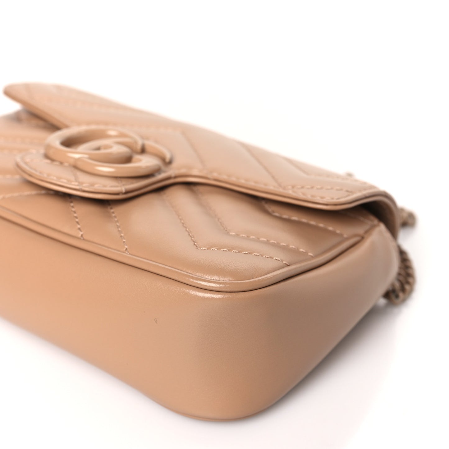 Calfskin Matelasse Monochrome Super Mini GG Marmont Shoulder Bag Camelia