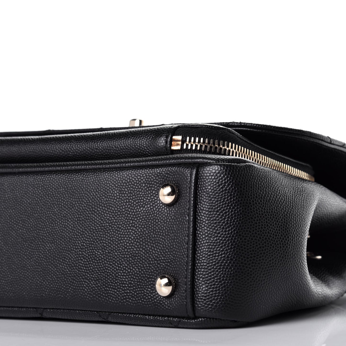 Caviar Quilted Medium Business Affinity Flap Black