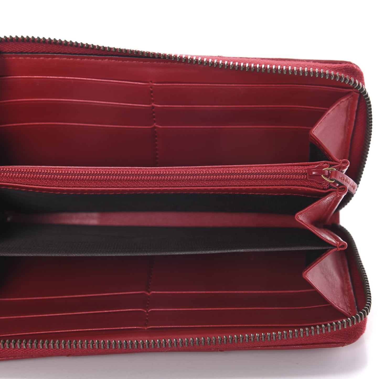 Calfskin Matelasse GG Marmont Zip Around Wallet Hibiscus Red