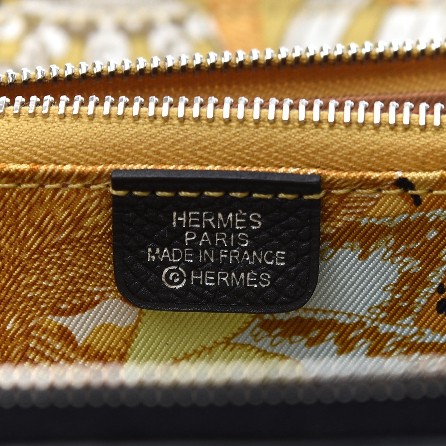 Epsom Silk'in Compact Wallet Black