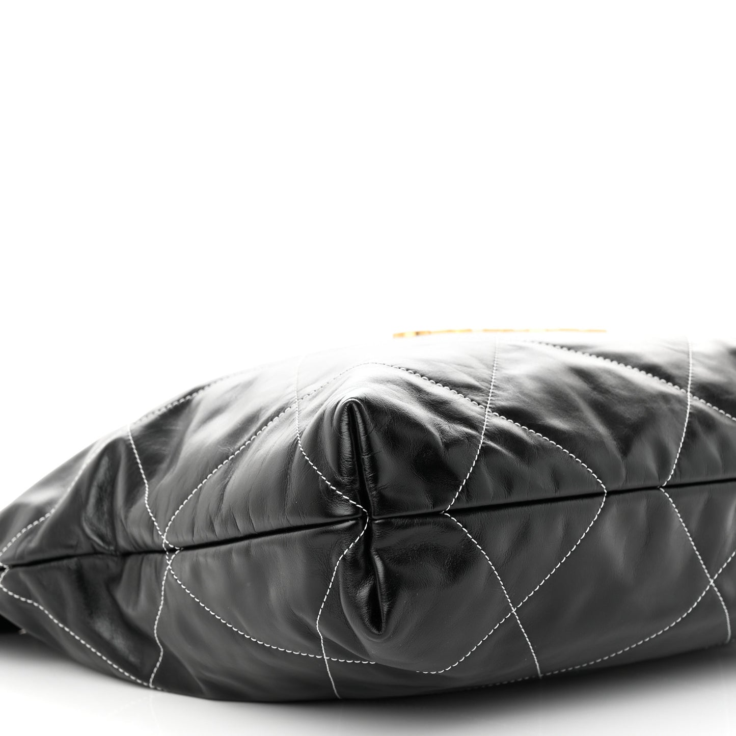 Shiny Calfskin Quilted Chanel 22 Black