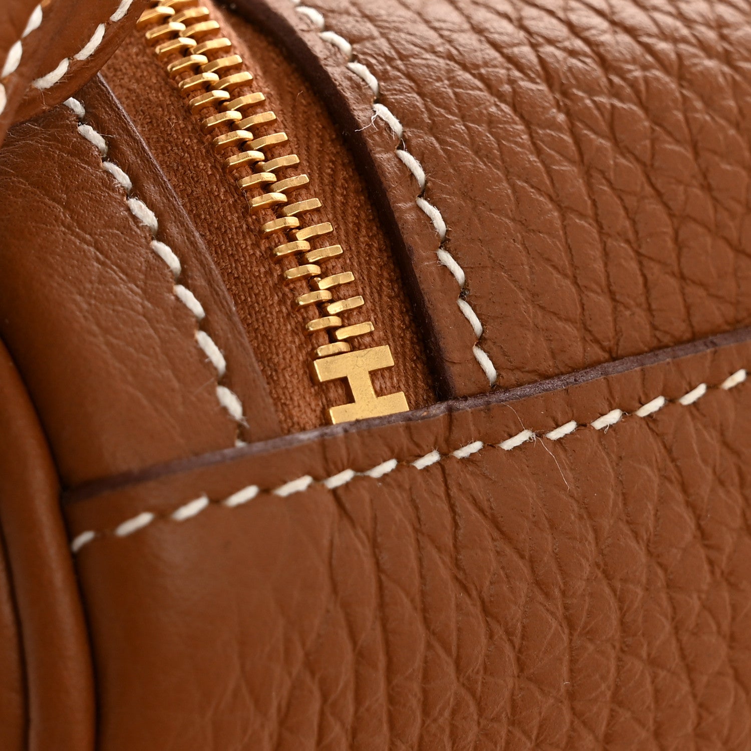 Hermes Taurillon Clemence Lindy 26 Gold 13 of 15