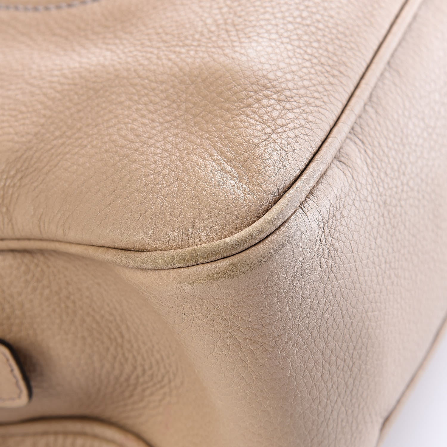 Gucci Pebbled Calfskin Small Soho Bowler Camelia 13 of 20