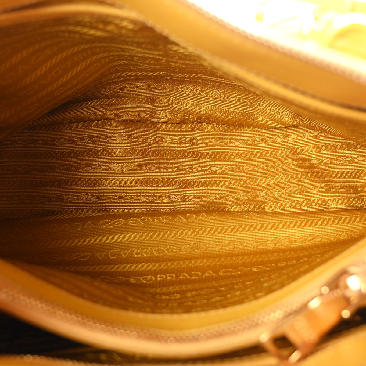 Saffiano Lux Medium Promenade Tote Mimosa