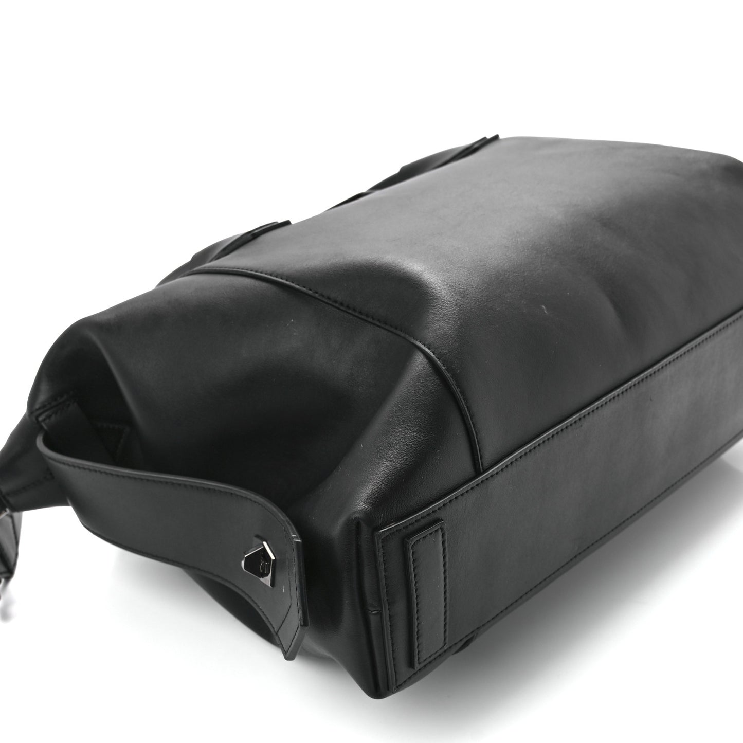 Smooth Calfskin Medium Soft Antigona Black