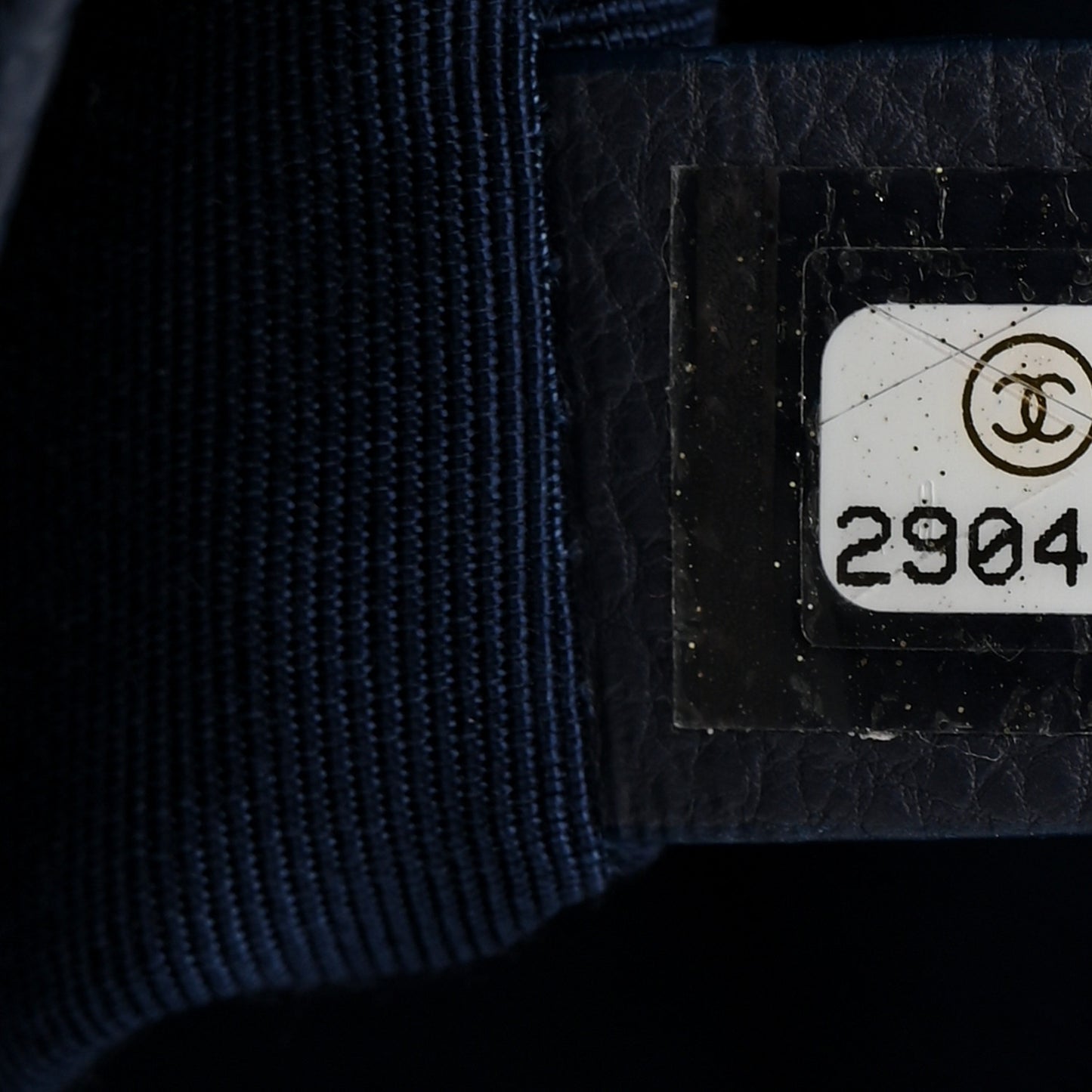 Caviar Quilted New Medium Boy Flap Navy