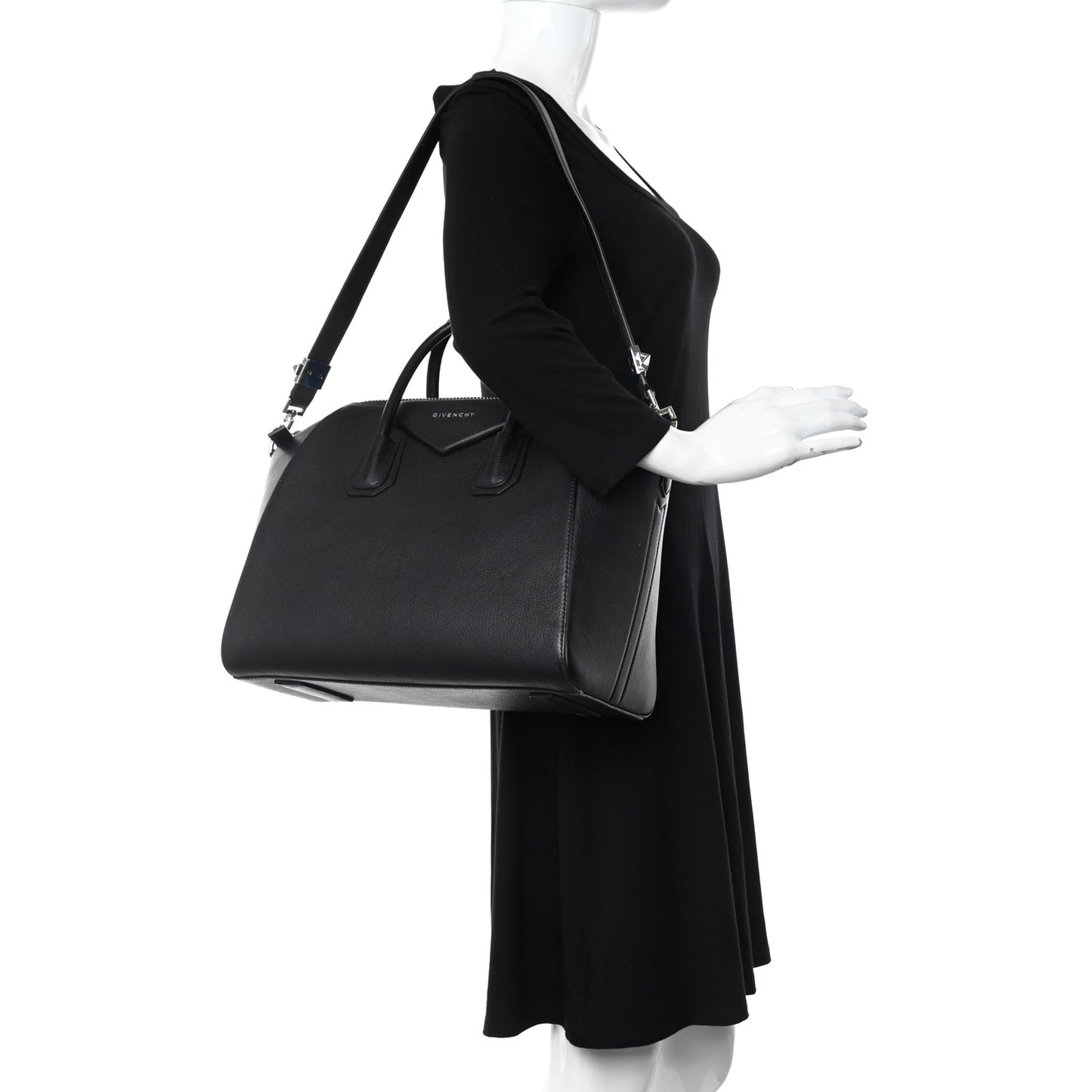Sugar Goatskin Medium Antigona Black