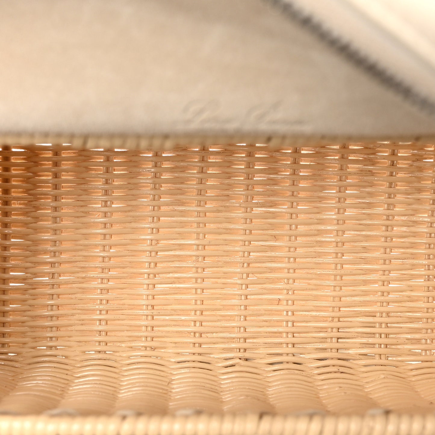 Wicker Calfskin East West L19 Extra Pocket Pouch Malt Whisper White