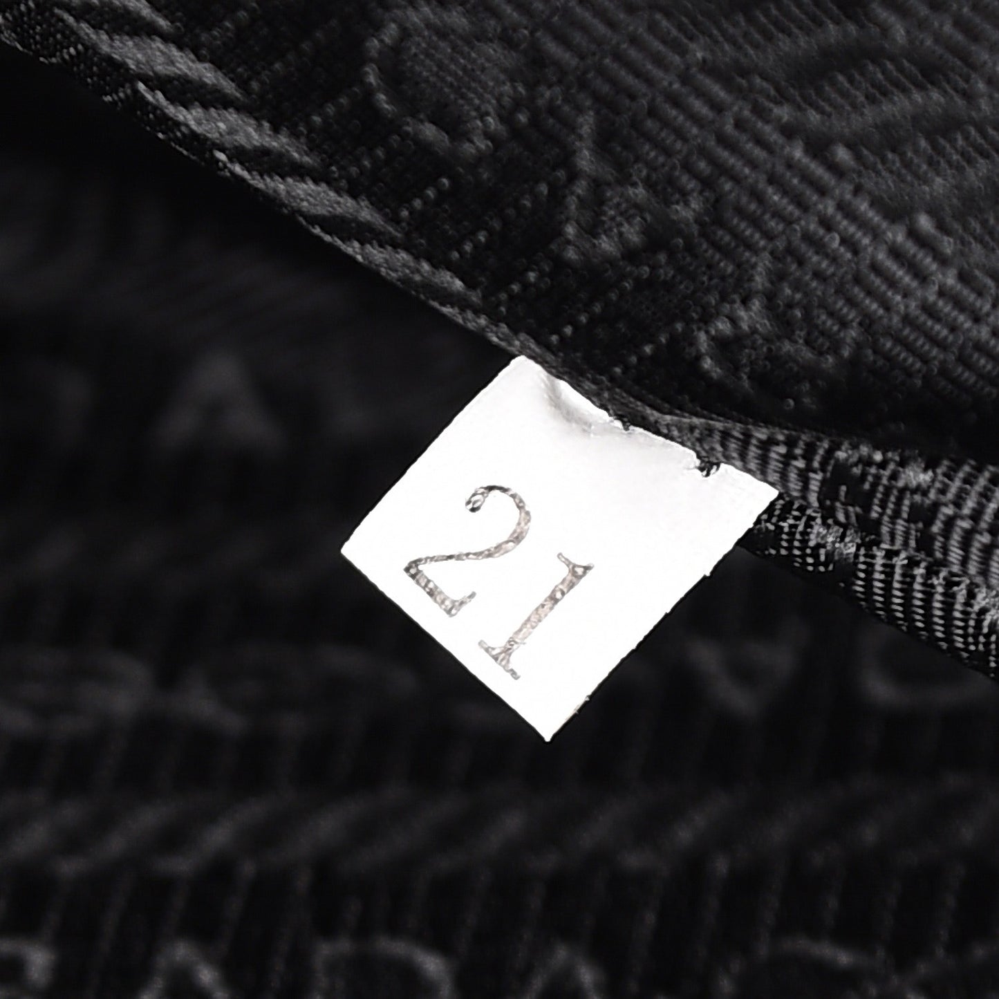 Nylon Vela Messenger Bag Black