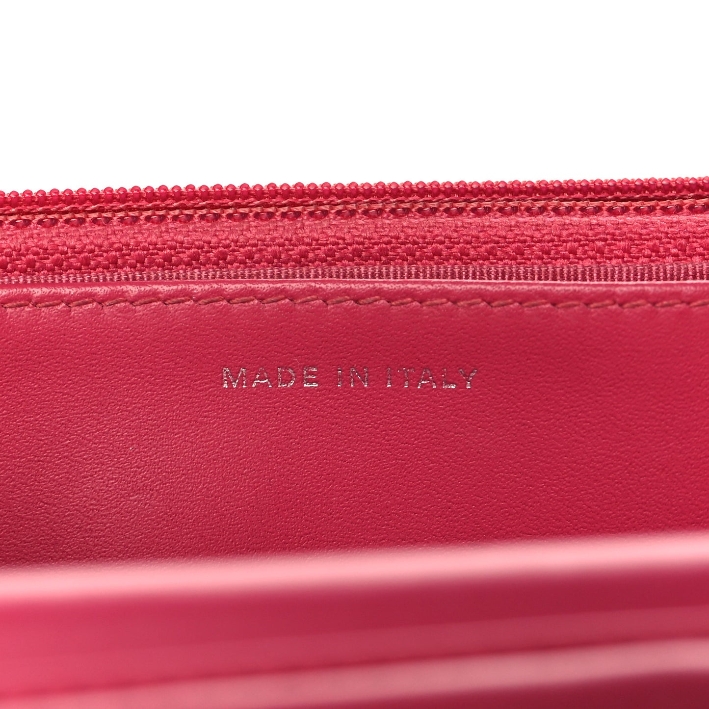Patent Quilted Wallet On Chain WOC Fuchsia
