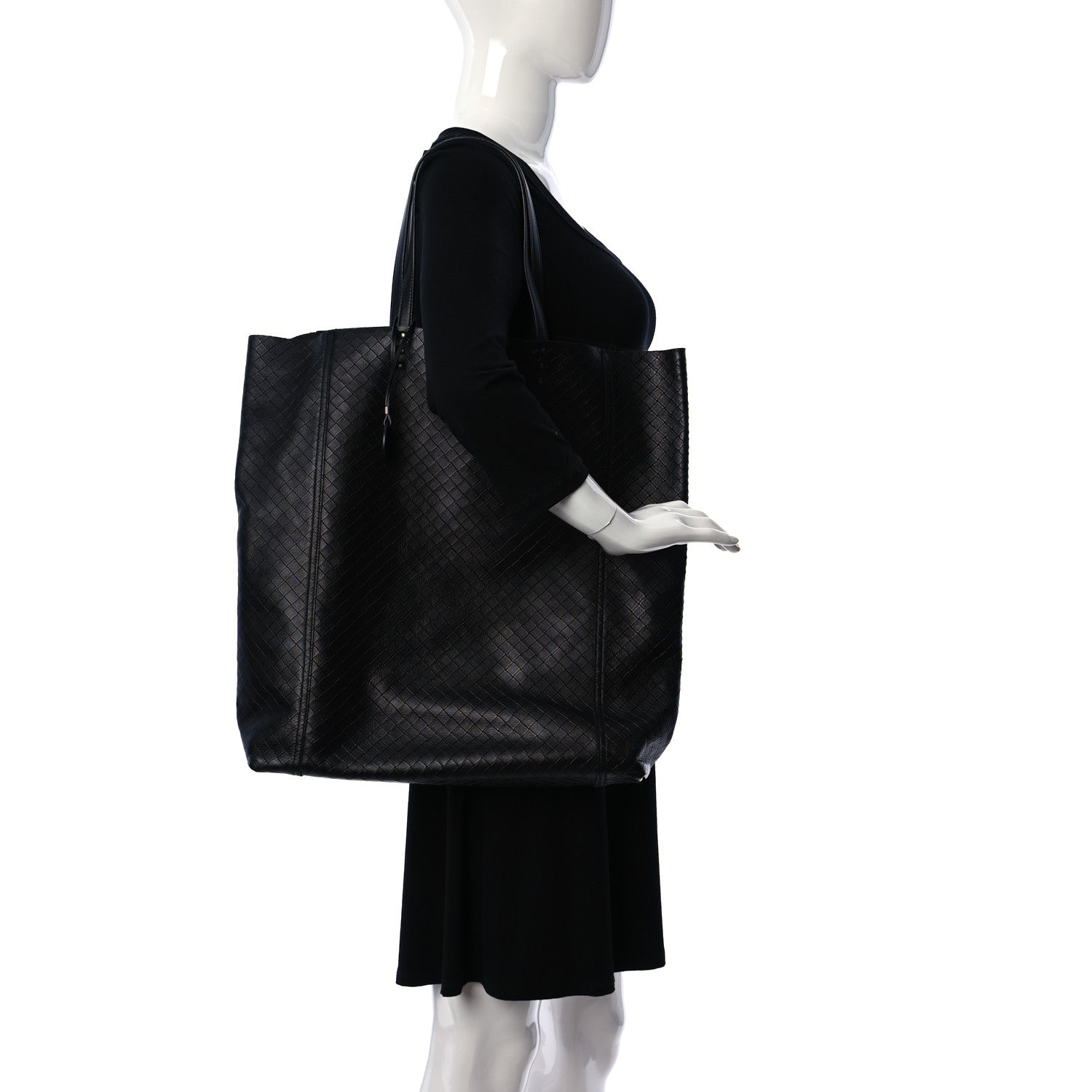 Bottega Veneta Calfskin Intrecciomirage Antique Tote Black 2 of 9