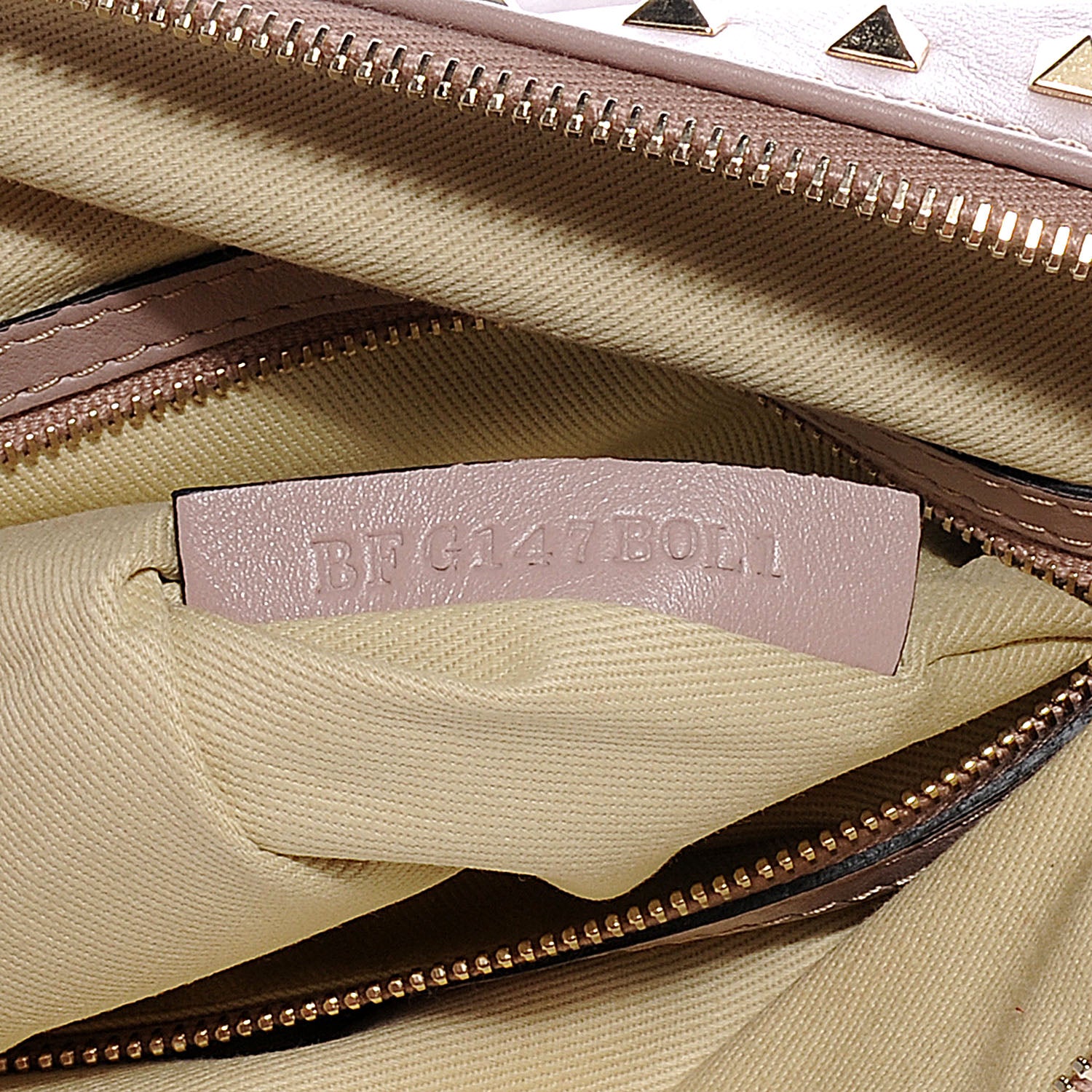 Valentino Garavani Vitello Rockstud Zip Wristlet Pouch Poudre 7 of 7