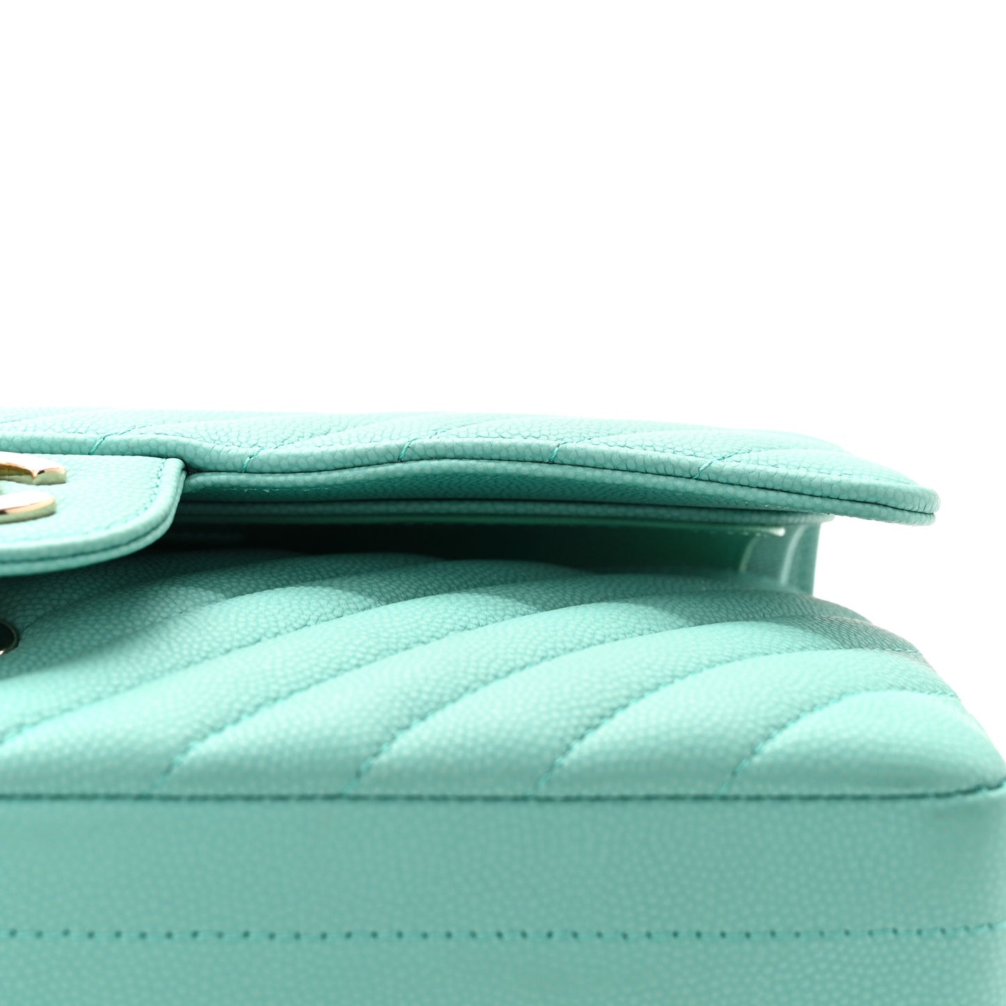 Caviar Flat Chevron Quilted Medium Double Flap Green
