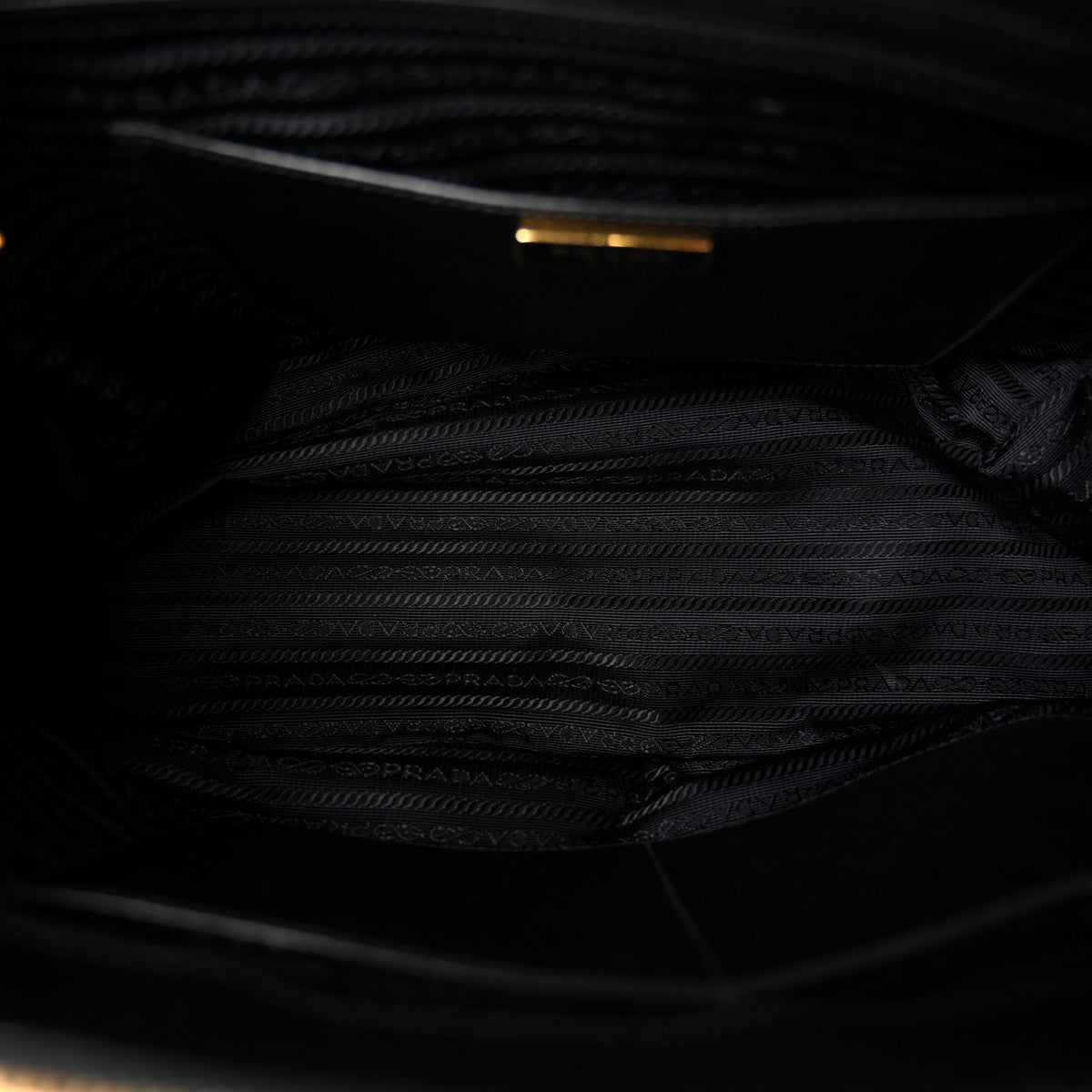 Saffiano Lux Large Galleria Double Zip Tote Black