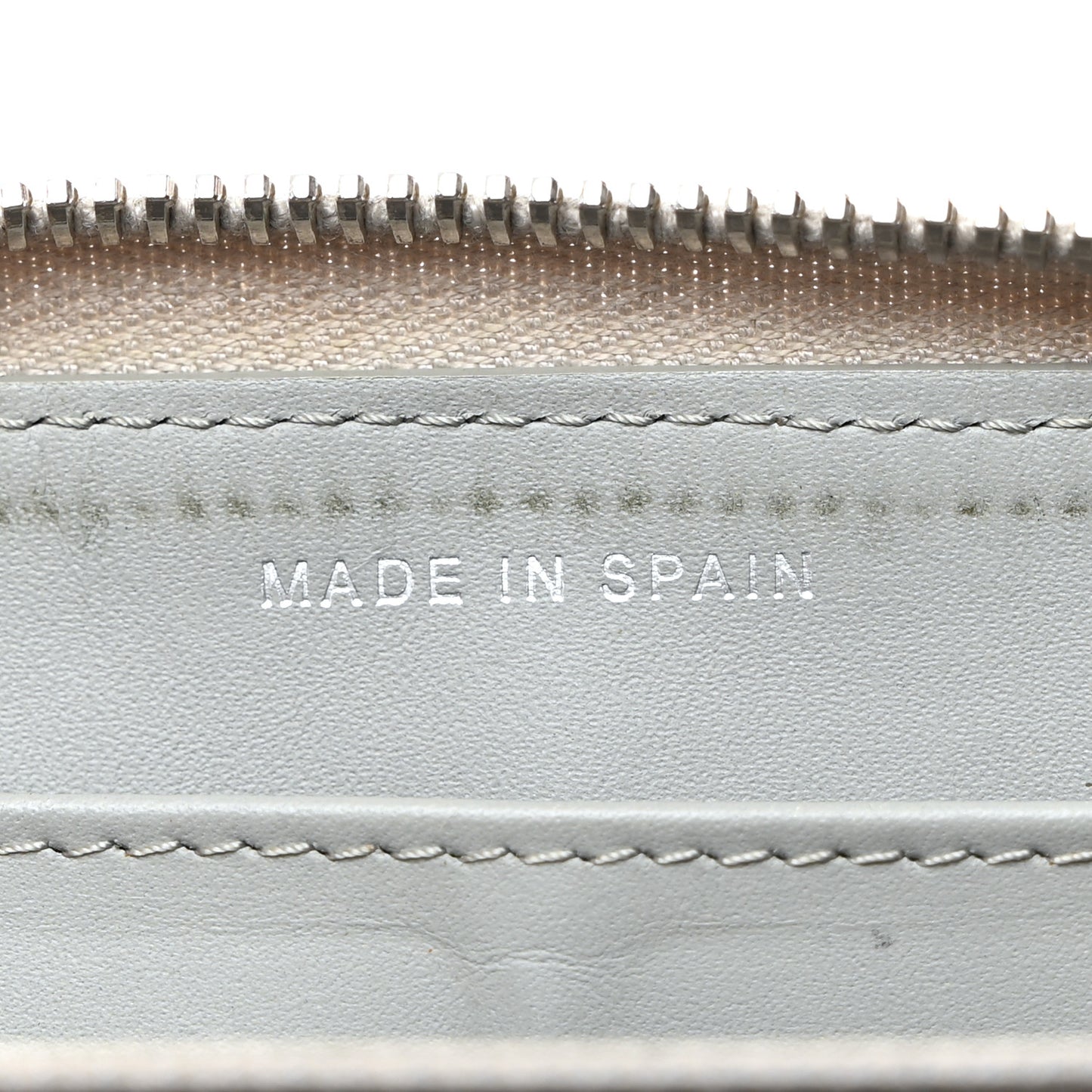 Caviar Quilted Large Gusset Zip Around Wallet Grey