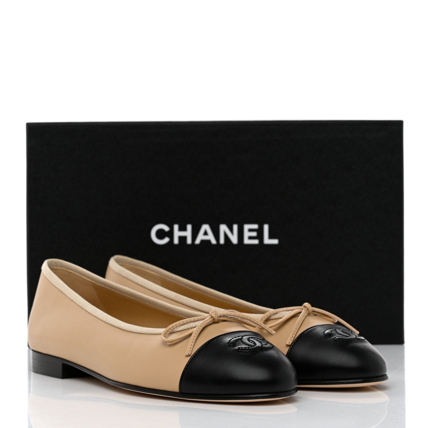 Lambskin Cap Toe CC Ballerina Flats 38 Beige Black