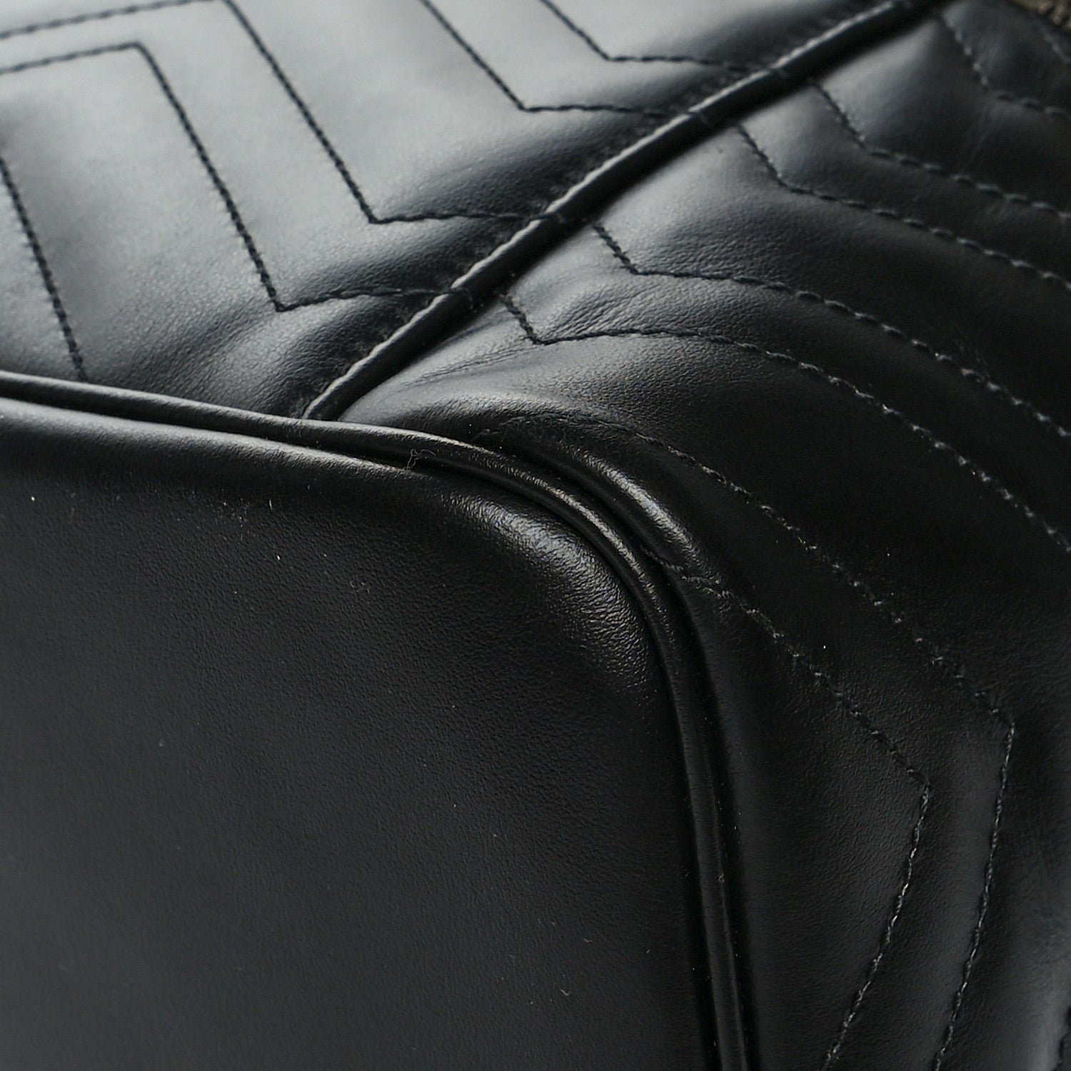 Gucci Calfskin Matelasse Large GG Marmont Vanity Cosmetic Case Black 11 of 12