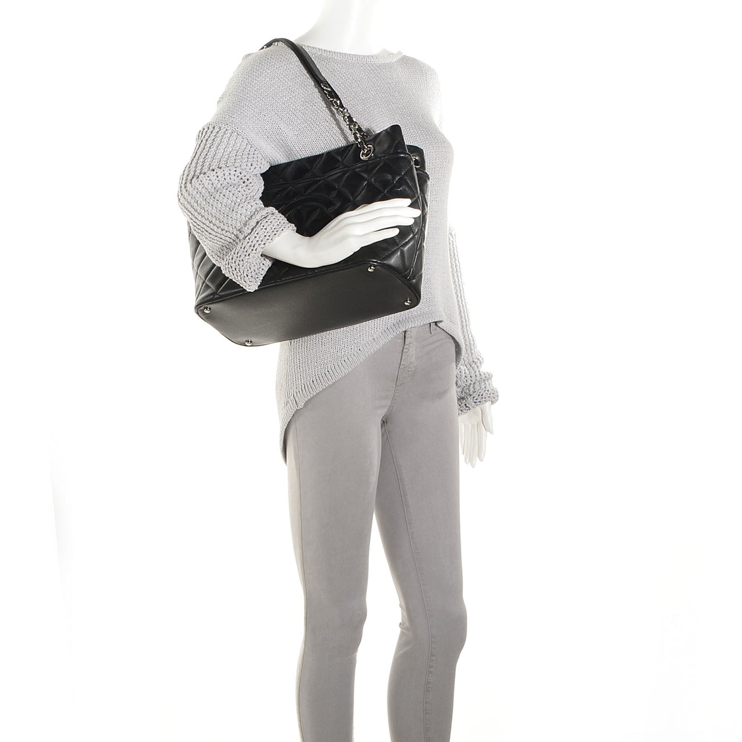 Caviar CC Timeless Soft Tote Black