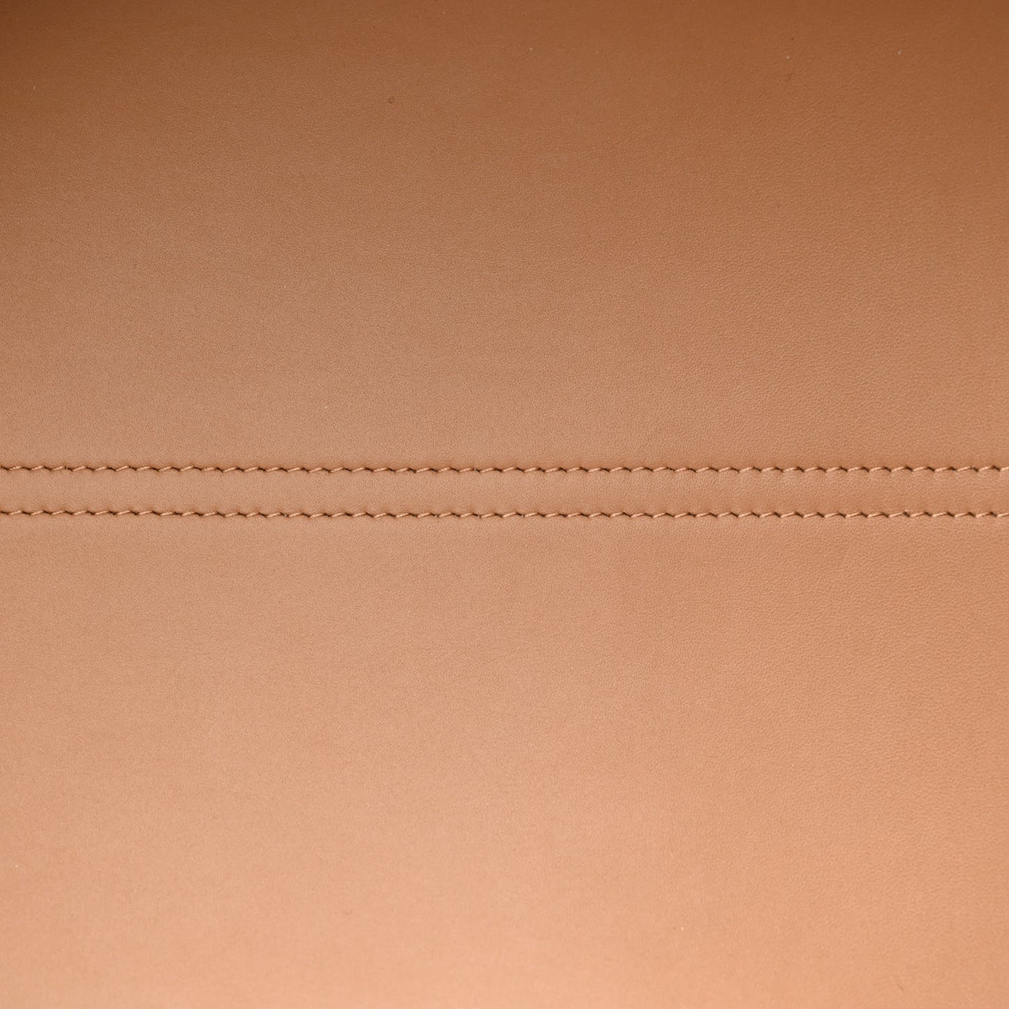 Calfskin Macrocannage Medium Toujours Tan