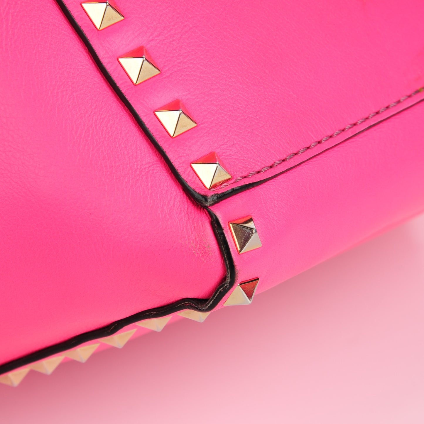 Vitello Small Rockstud Double Handle Tote Fuxia Fluo