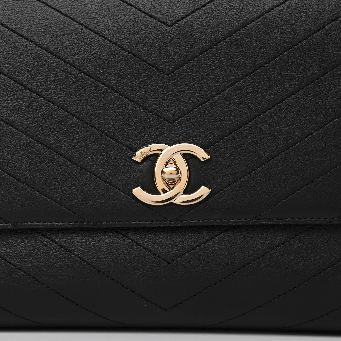 Grained Calfskin Chevron Stitched Medium Chic Top Handle Flap Black