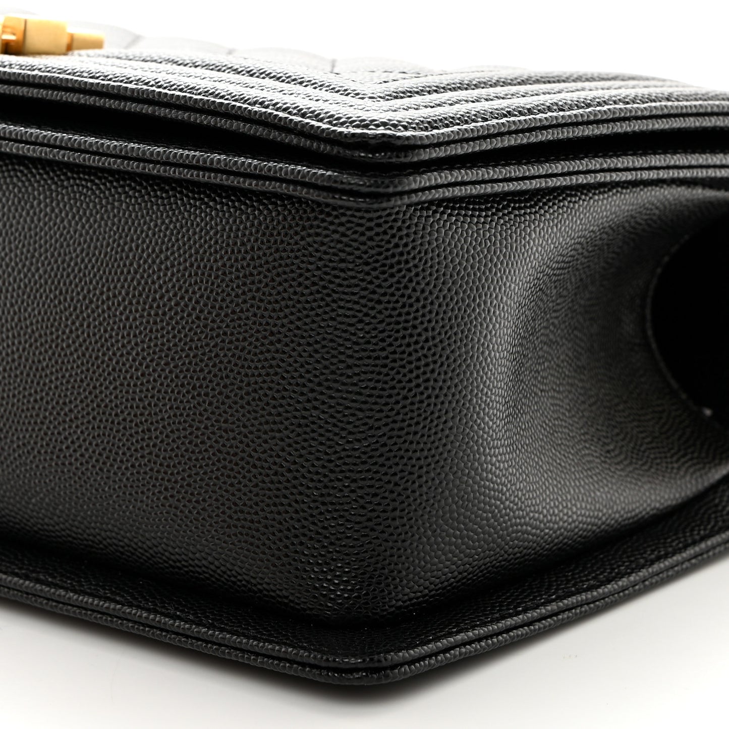 Caviar Quilted Medium Boy Flap Black