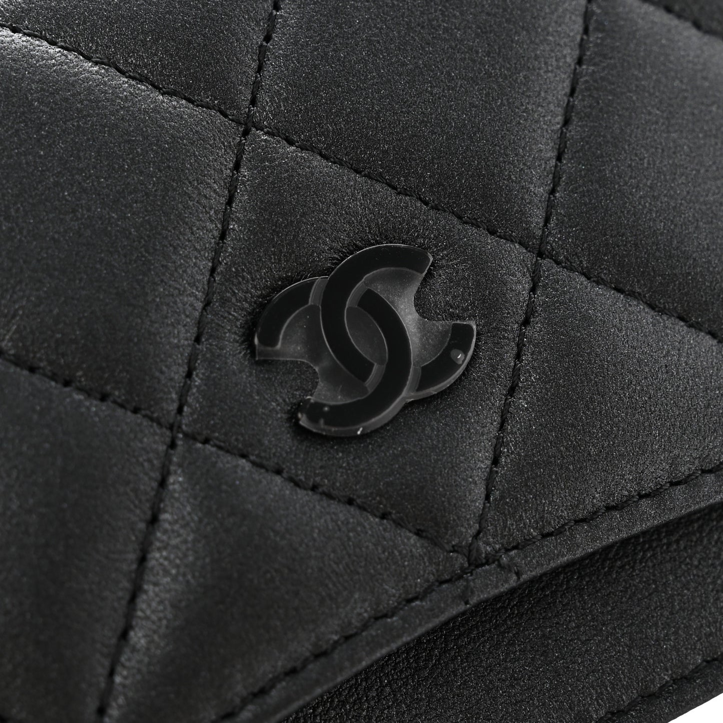 Pearly Lambskin Quilted Card Holder So Black