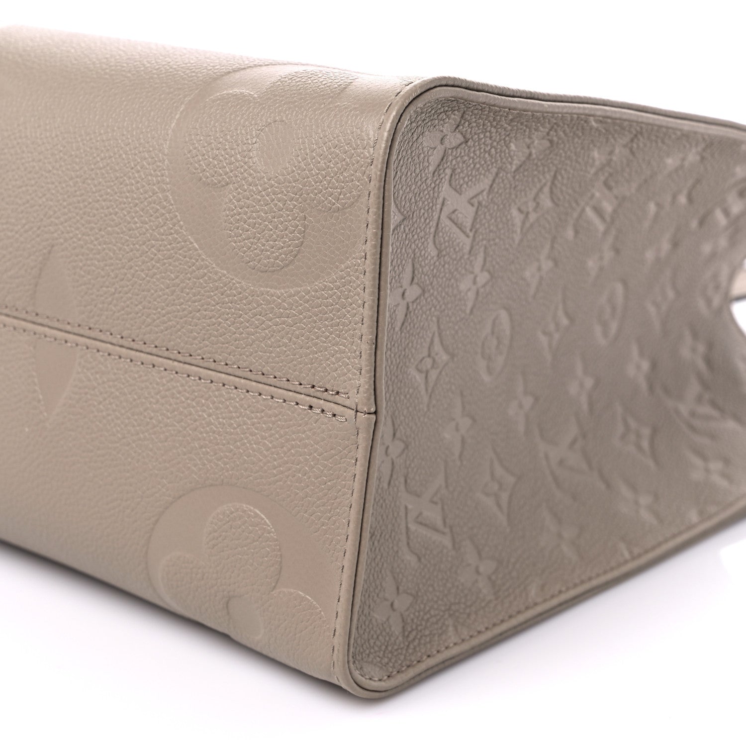 Louis Vuitton Empreinte Monogram Giant Onthego MM Tourterelle 9 of 9