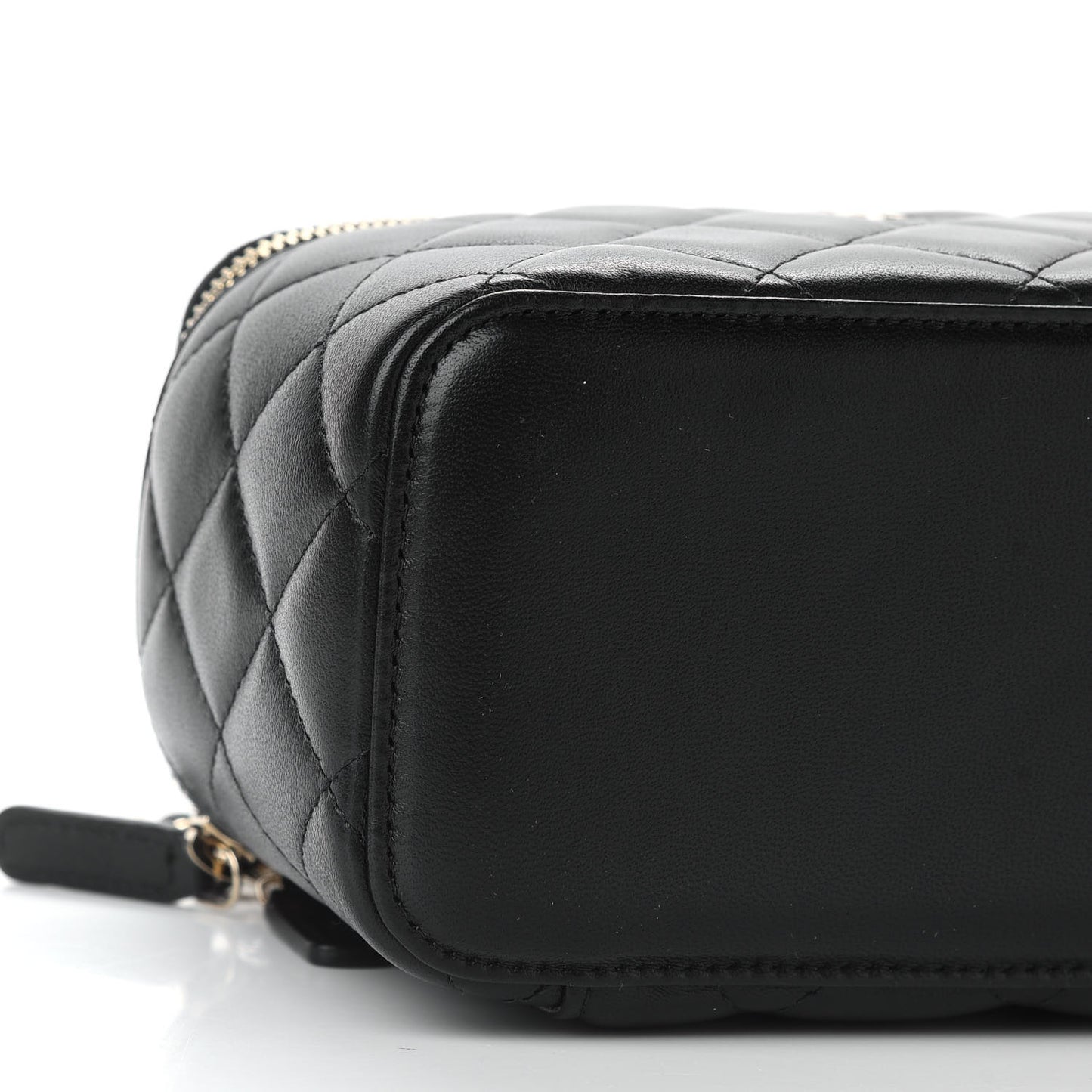 Lambskin Quilted Small Vanity Case With Chain Black