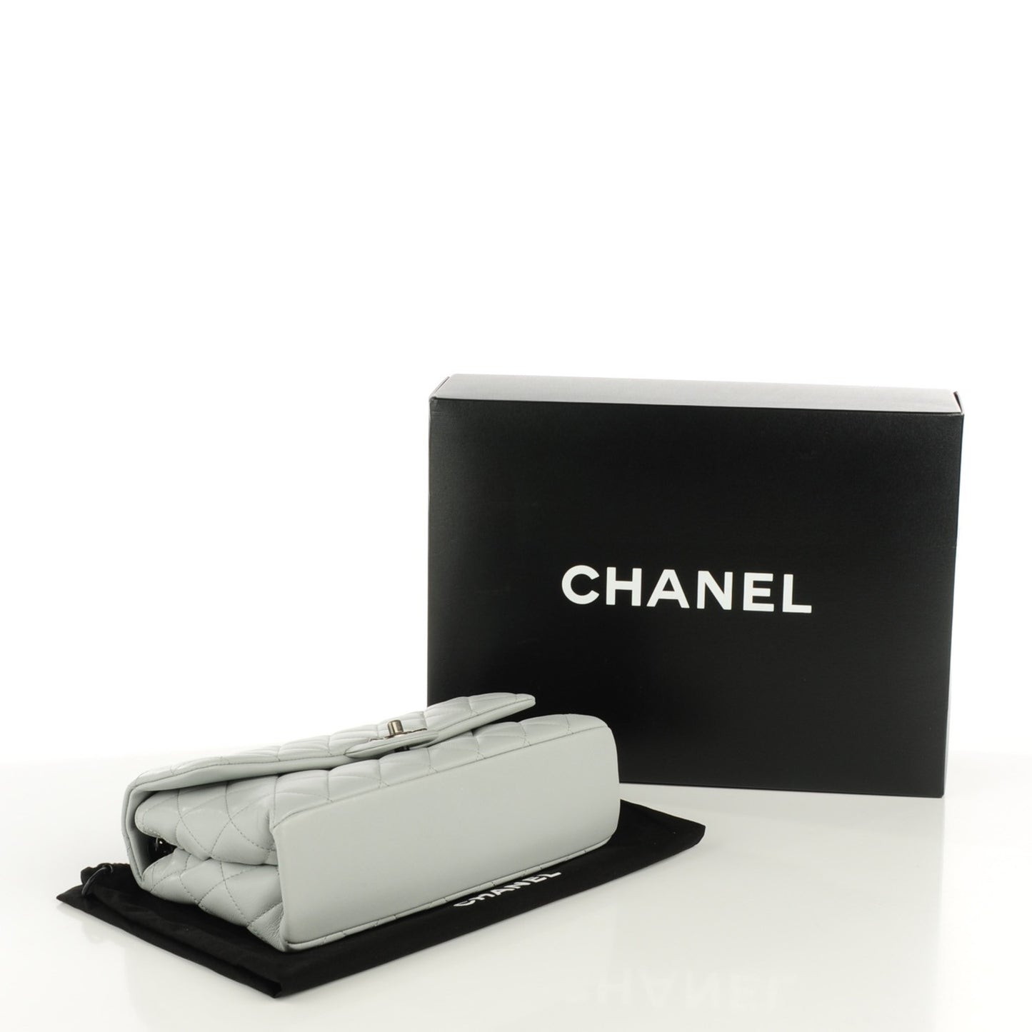 Shiny Lambskin Quilted Medium Flap Light Grey