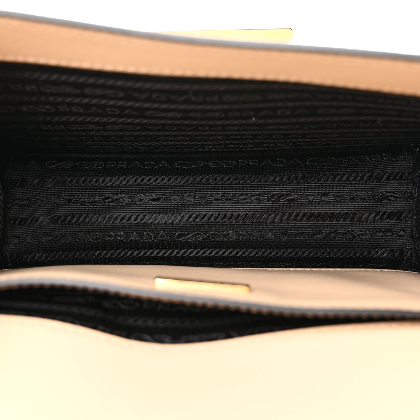 Saffiano Cuir Triangle Embleme Flap Shoulder Bag Sabbia