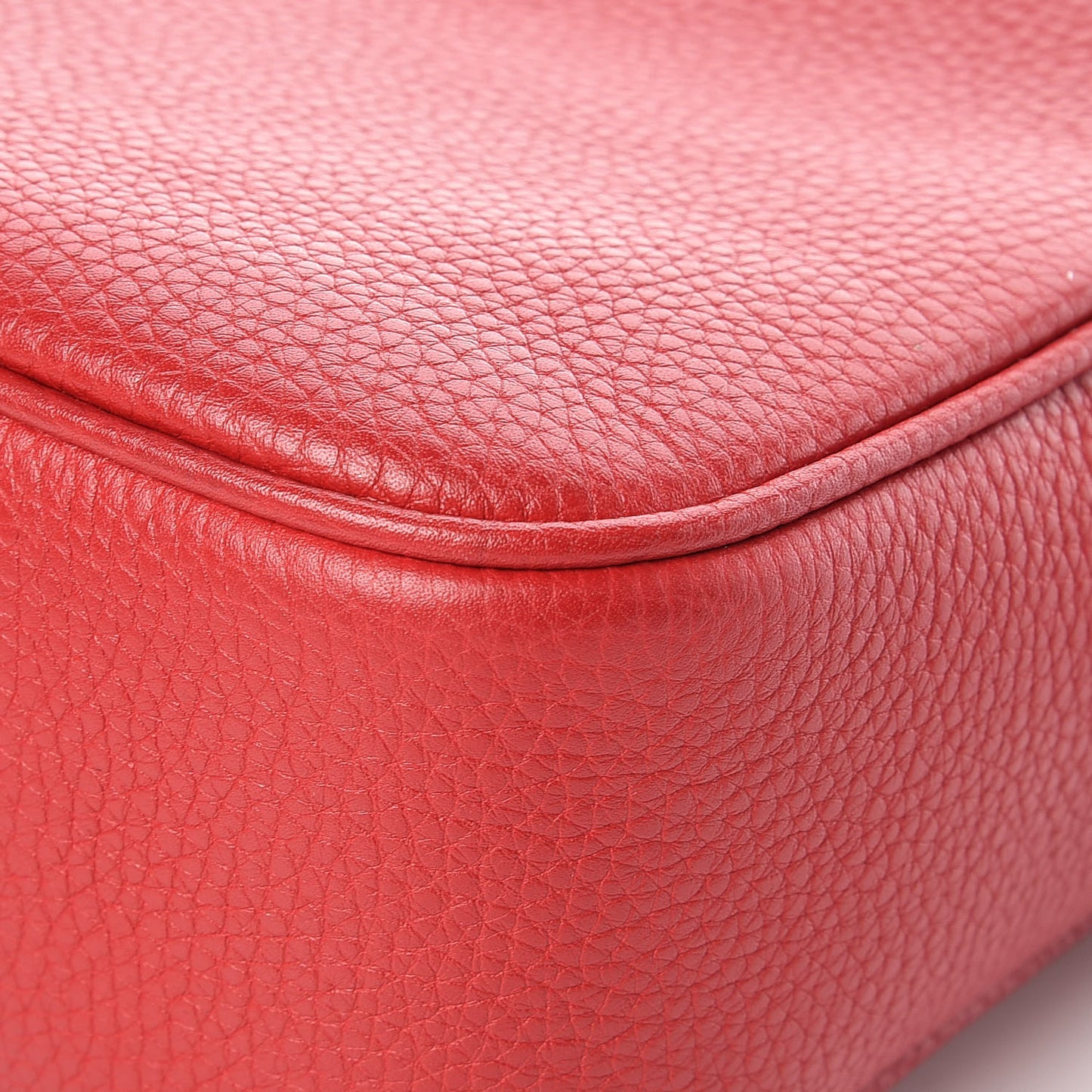 Pebbled Calfskin Small Soho Disco Bag Tabasco Red