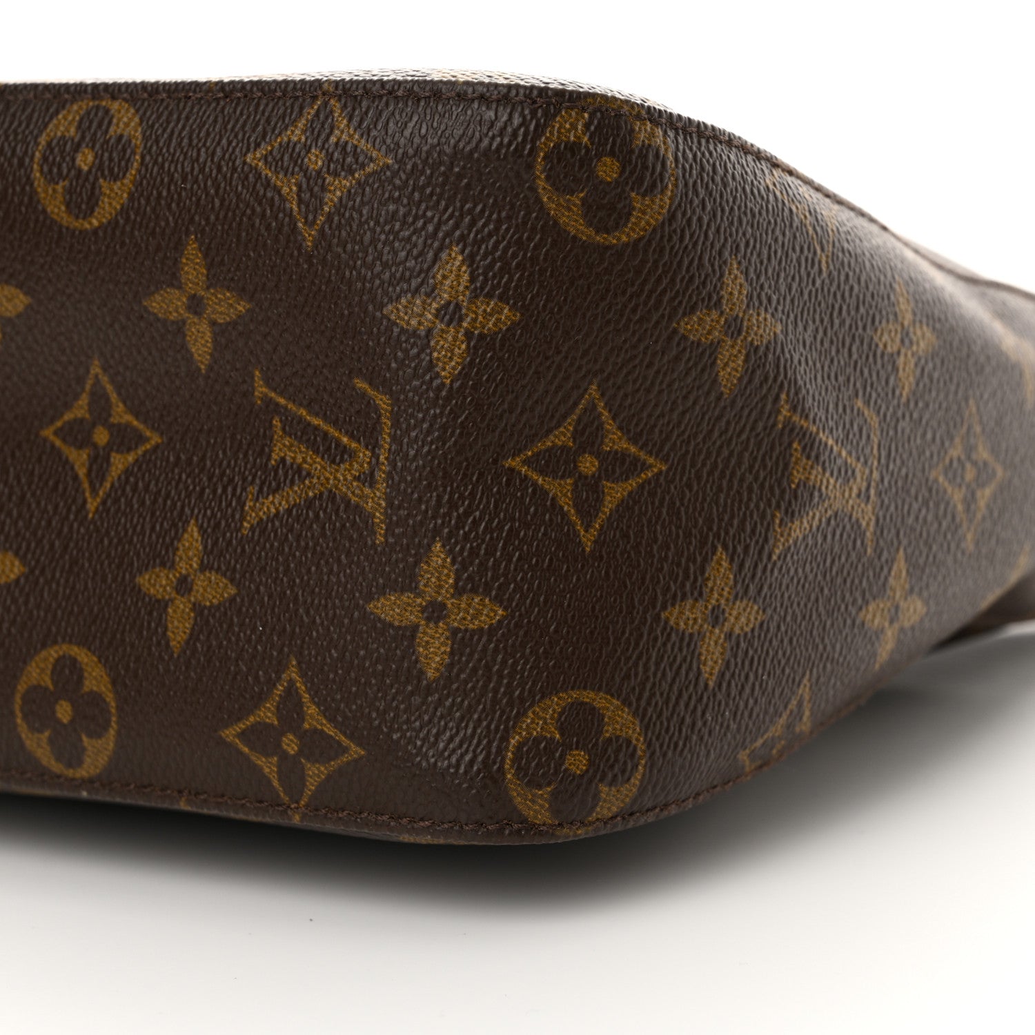 Louis Vuitton Monogram Looping MM 9 of 9