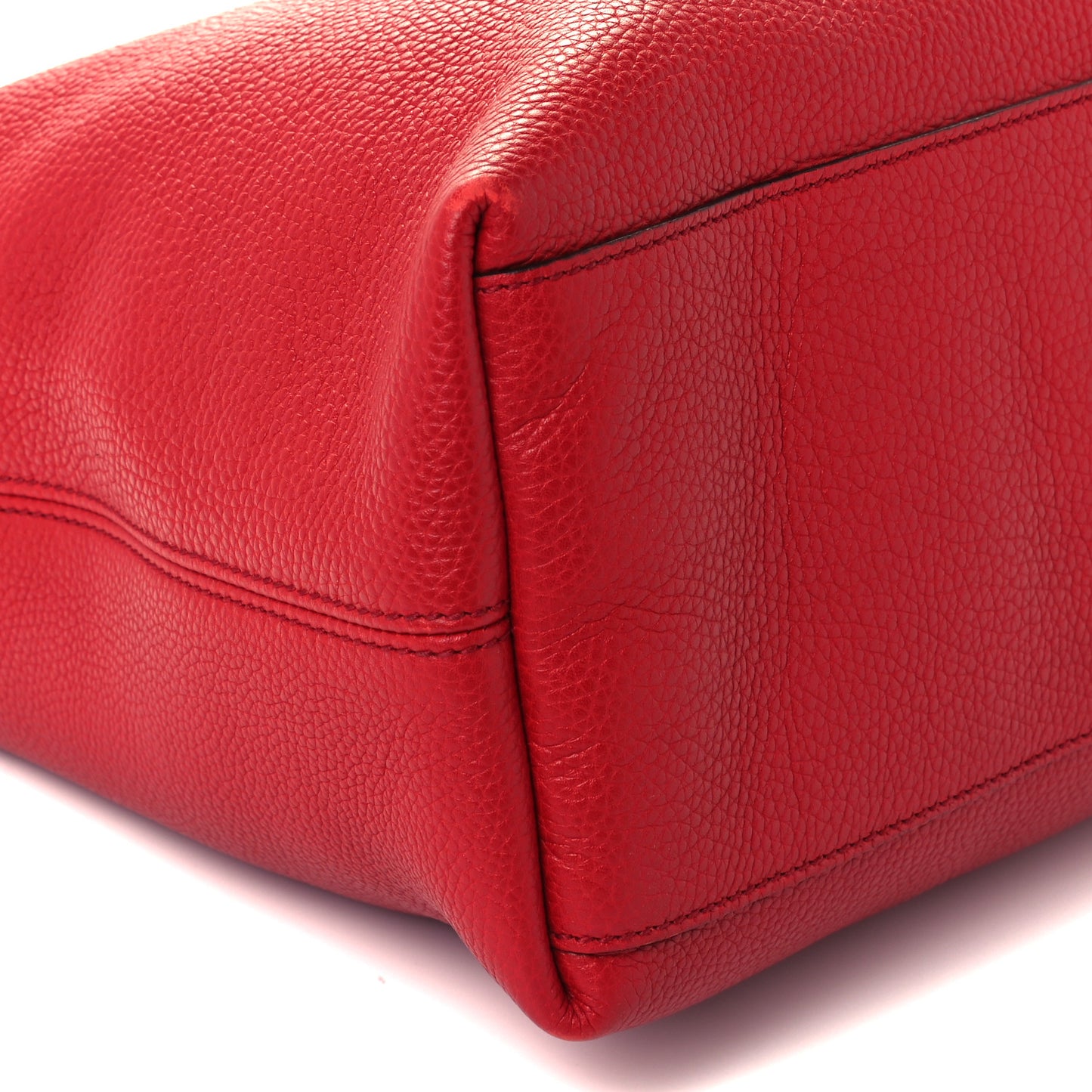 Pebbled Calfskin Medium Soho Chain Shoulder Bag Tabasco Red