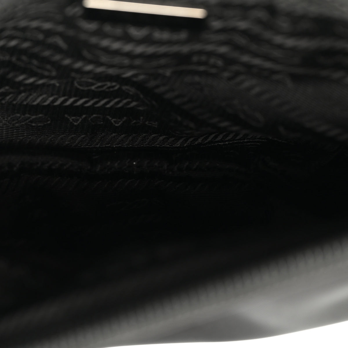 Re-Nylon Vela Pouch Black