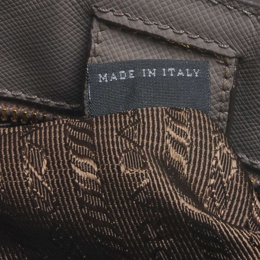 Saffiano Lux Tote Argilla