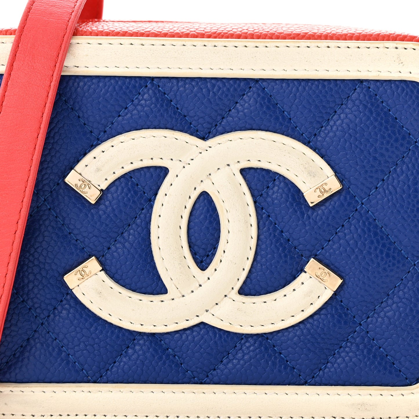 Caviar Quilted Filigree Vanity Clutch With Chain Blue White Red