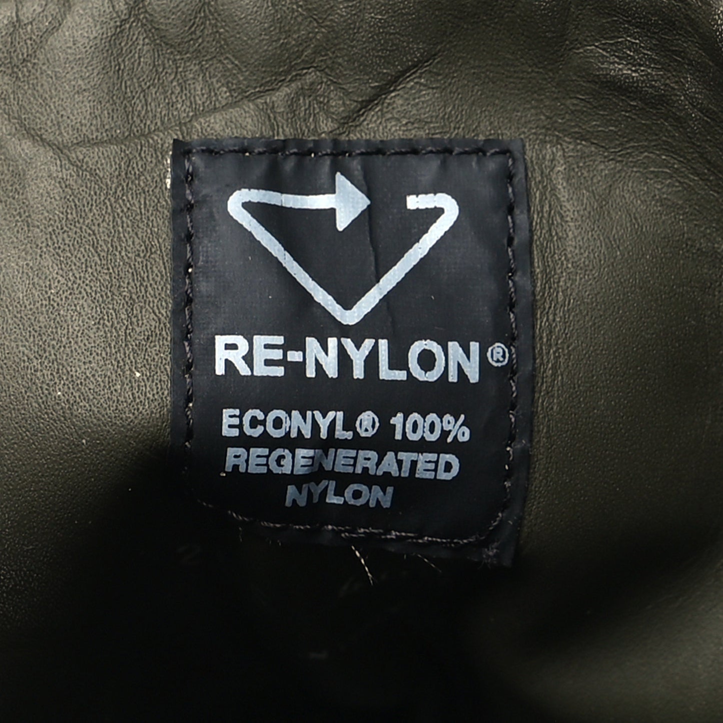 Spazzolato Rois Re-Nylon Metal Triangle Logo Monolith Pouch Pocket 55mm Boots 40.5 Militare