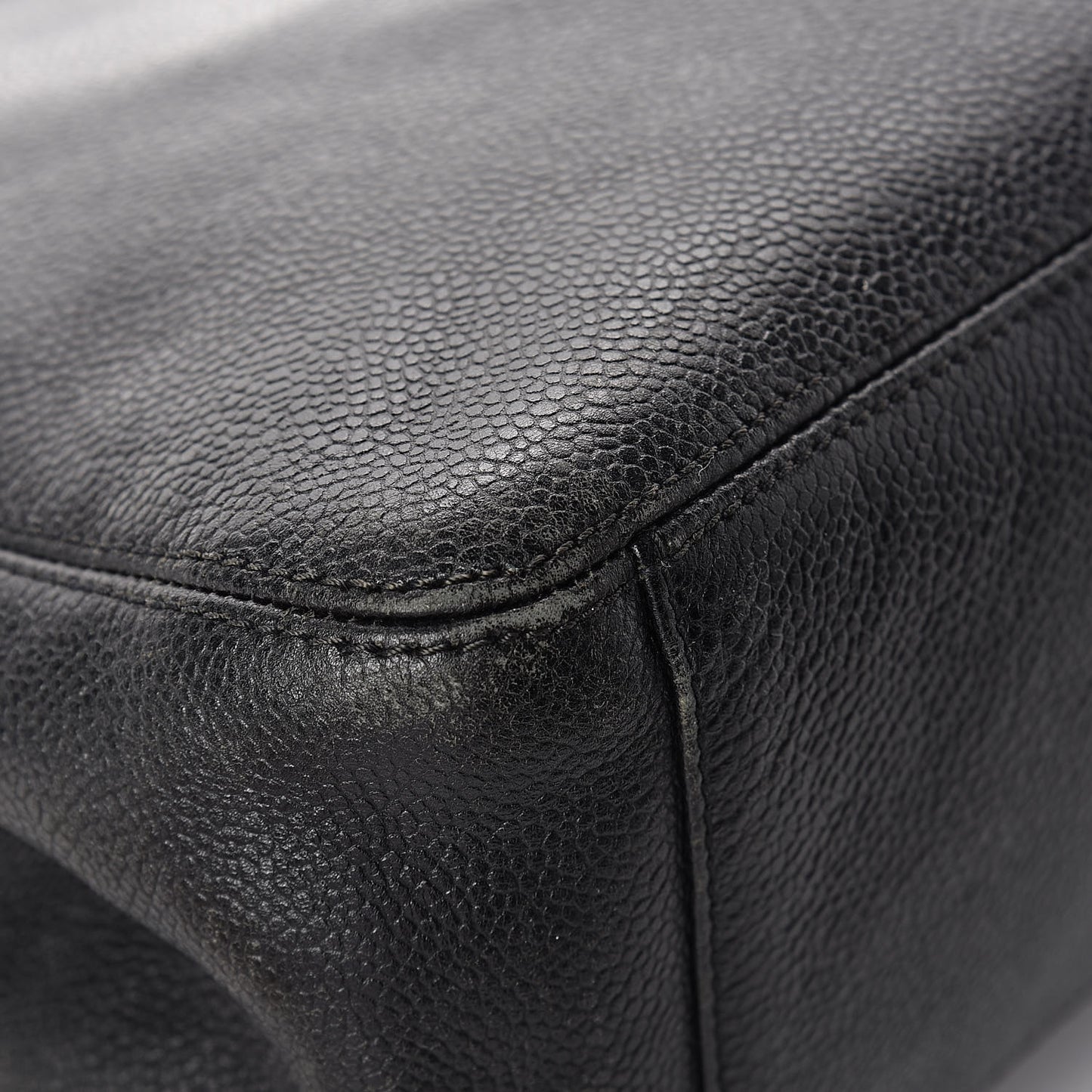 Caviar CC Shoulder Bag Black