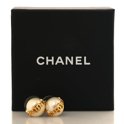 Chanel Pearl Metal CC Logo Round Earrings White Gold 5 of 5
