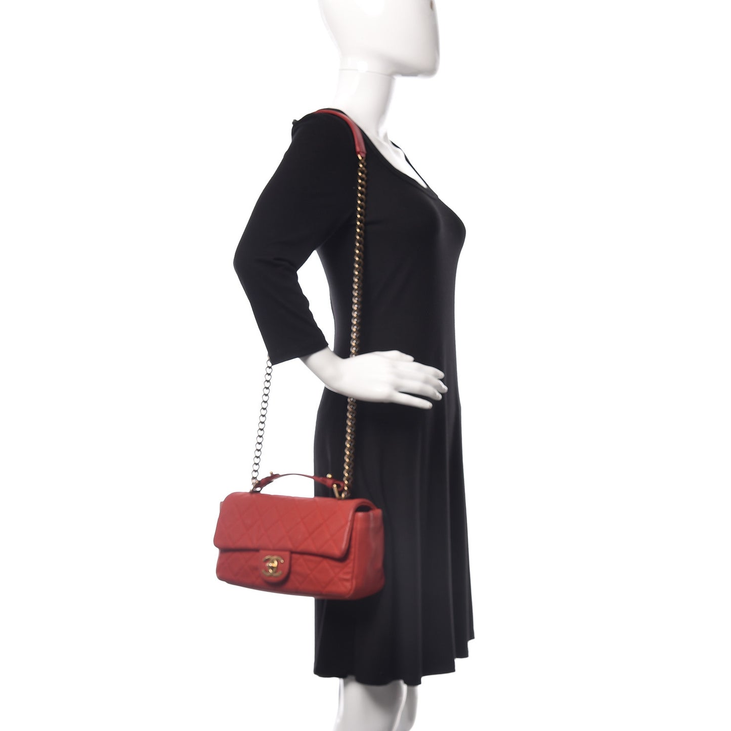 Iridescent Caviar Quilted Medium Chic Quilt Flap Red