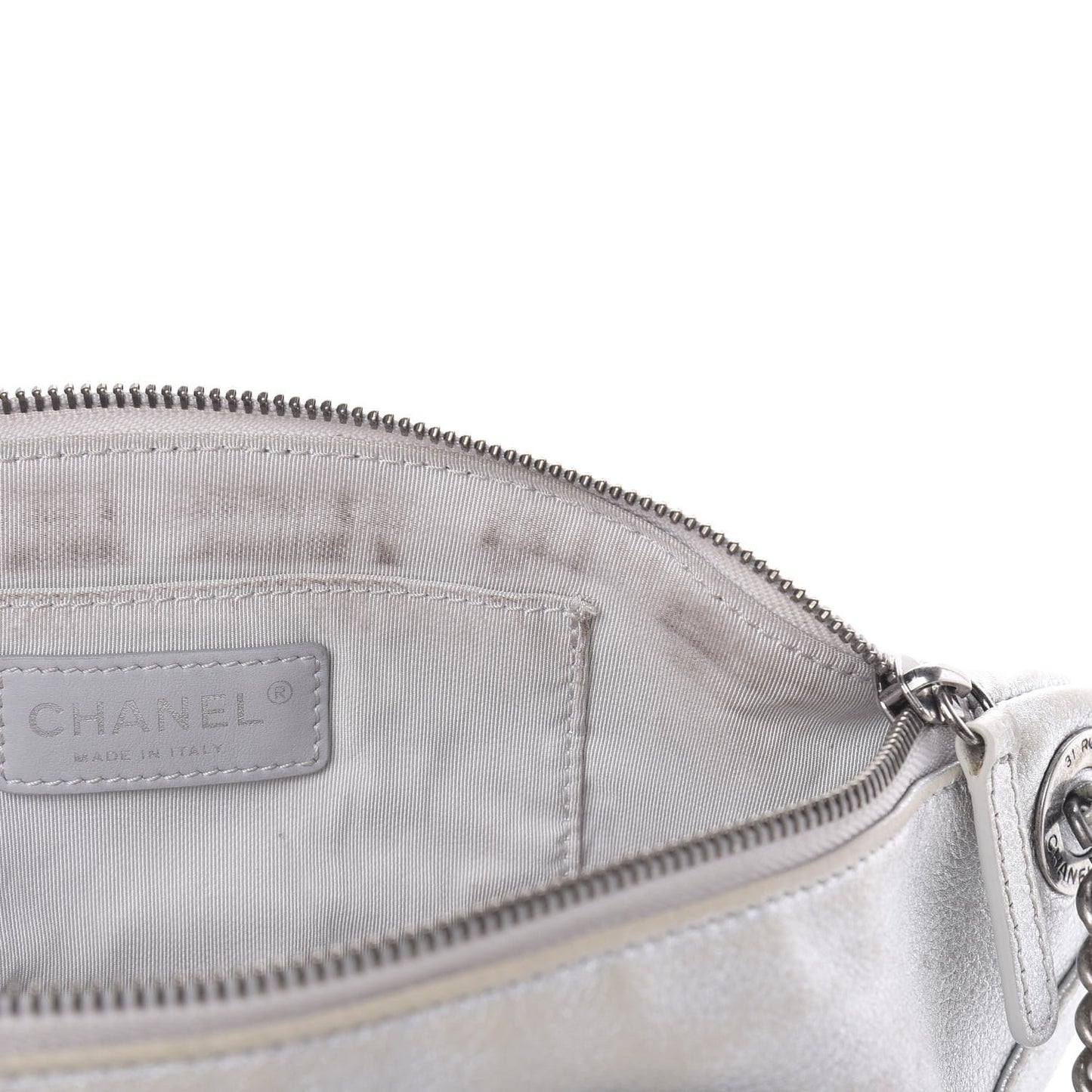 Metallic Grained Calfskin Quilted Casual Rock Waist Bag Fanny Pack Silver