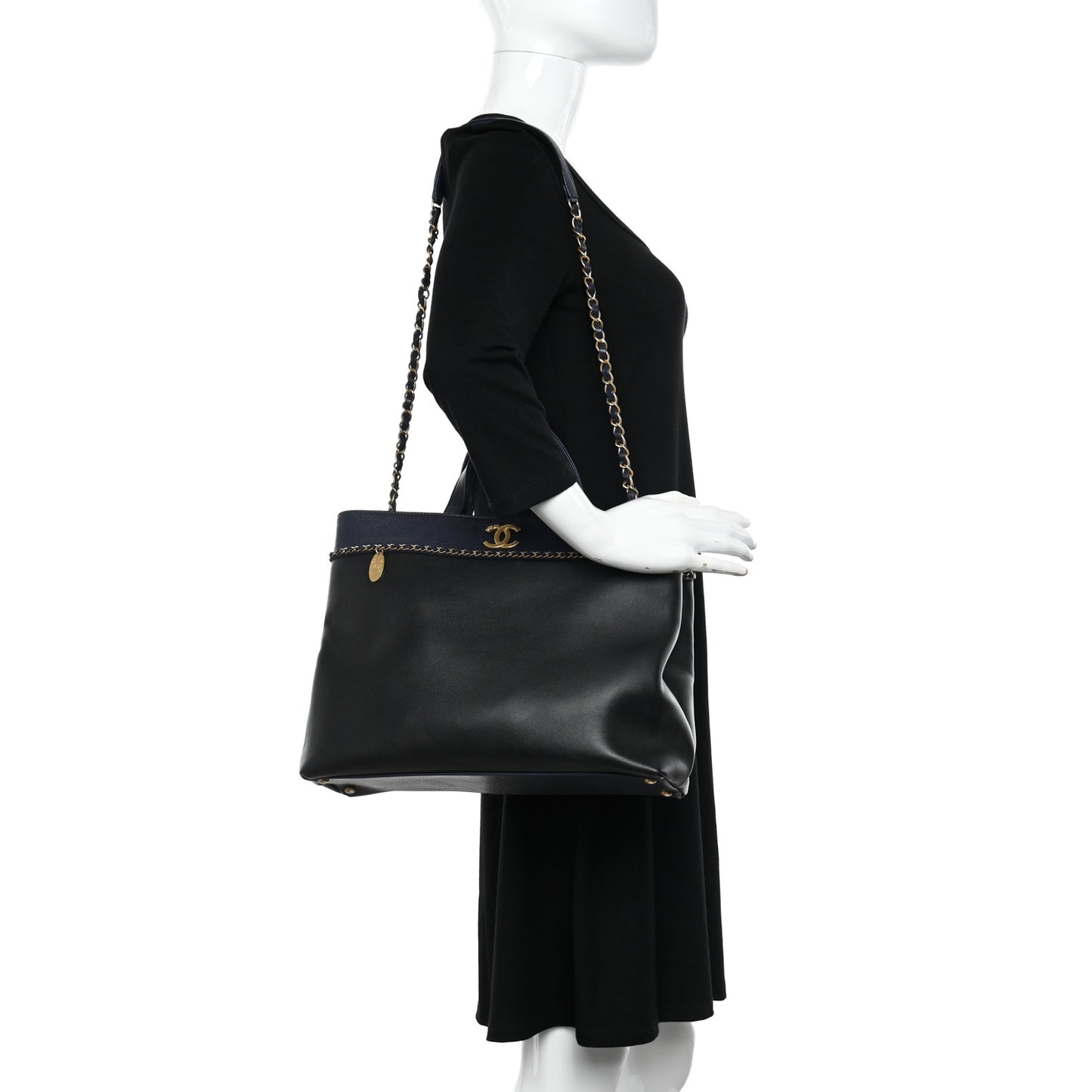 Lambskin Caviar Lovely Chains Shopping Tote Black Navy