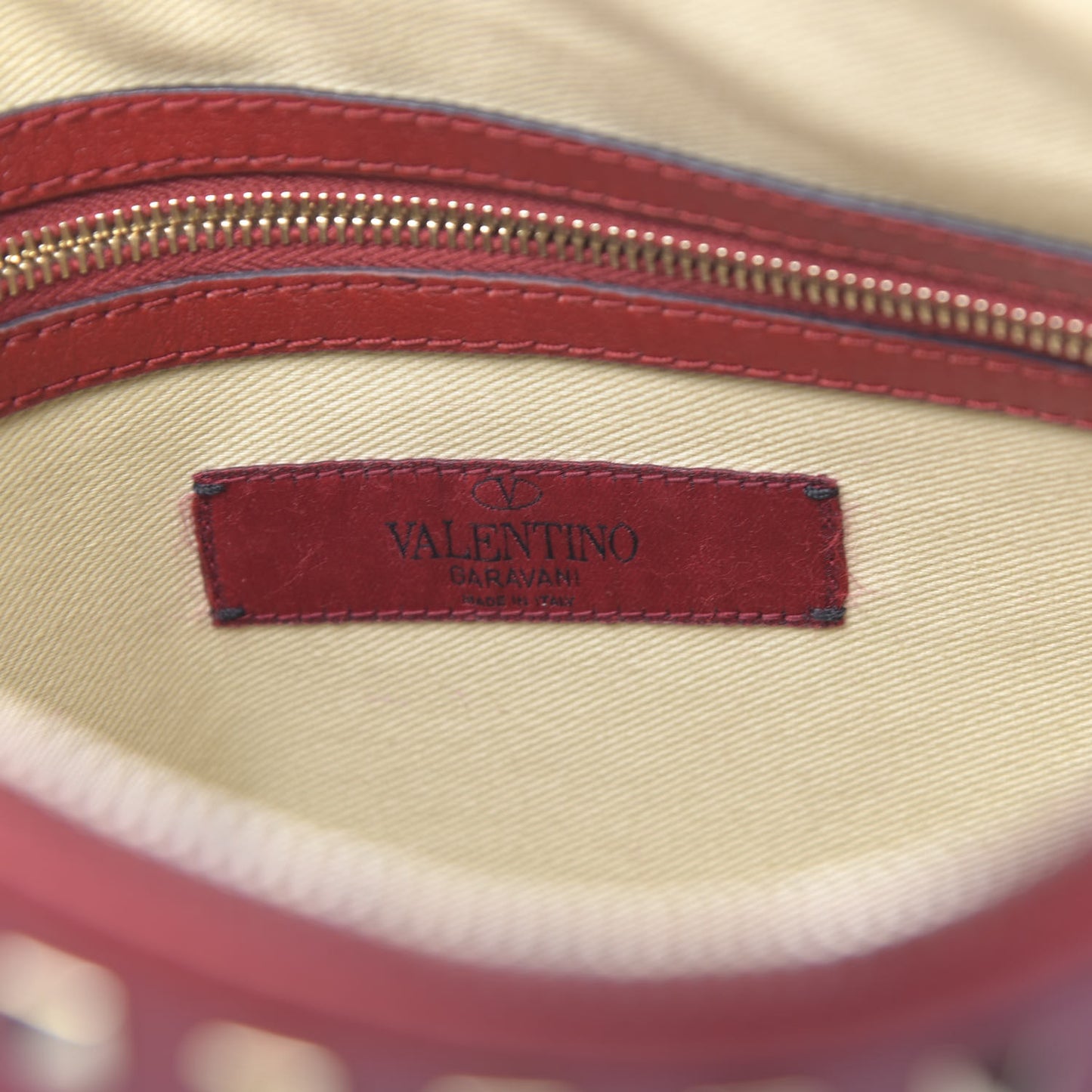 Vitello Large Rockstud Zip Wristlet Pouch Rosso Valentino