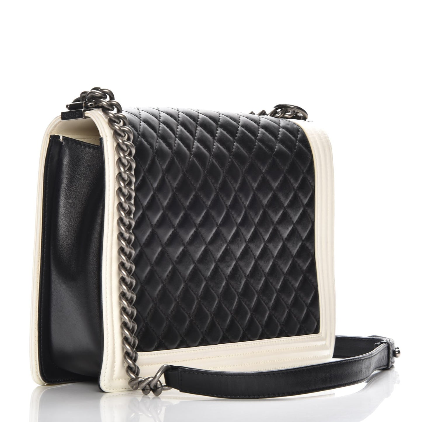 Lambskin Quilted Large Boy Flap Black White
