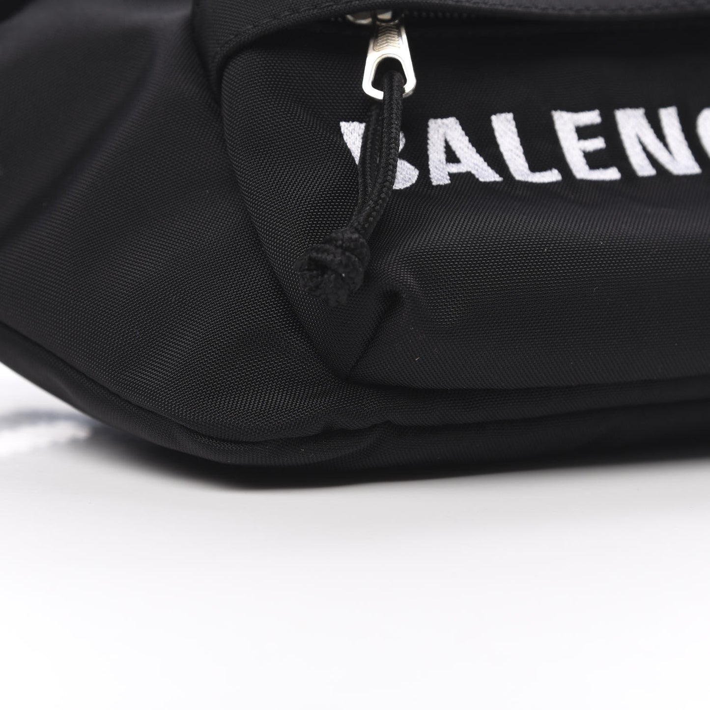 Sport Nylon Logo Embroidered Wheel Beltpack Black