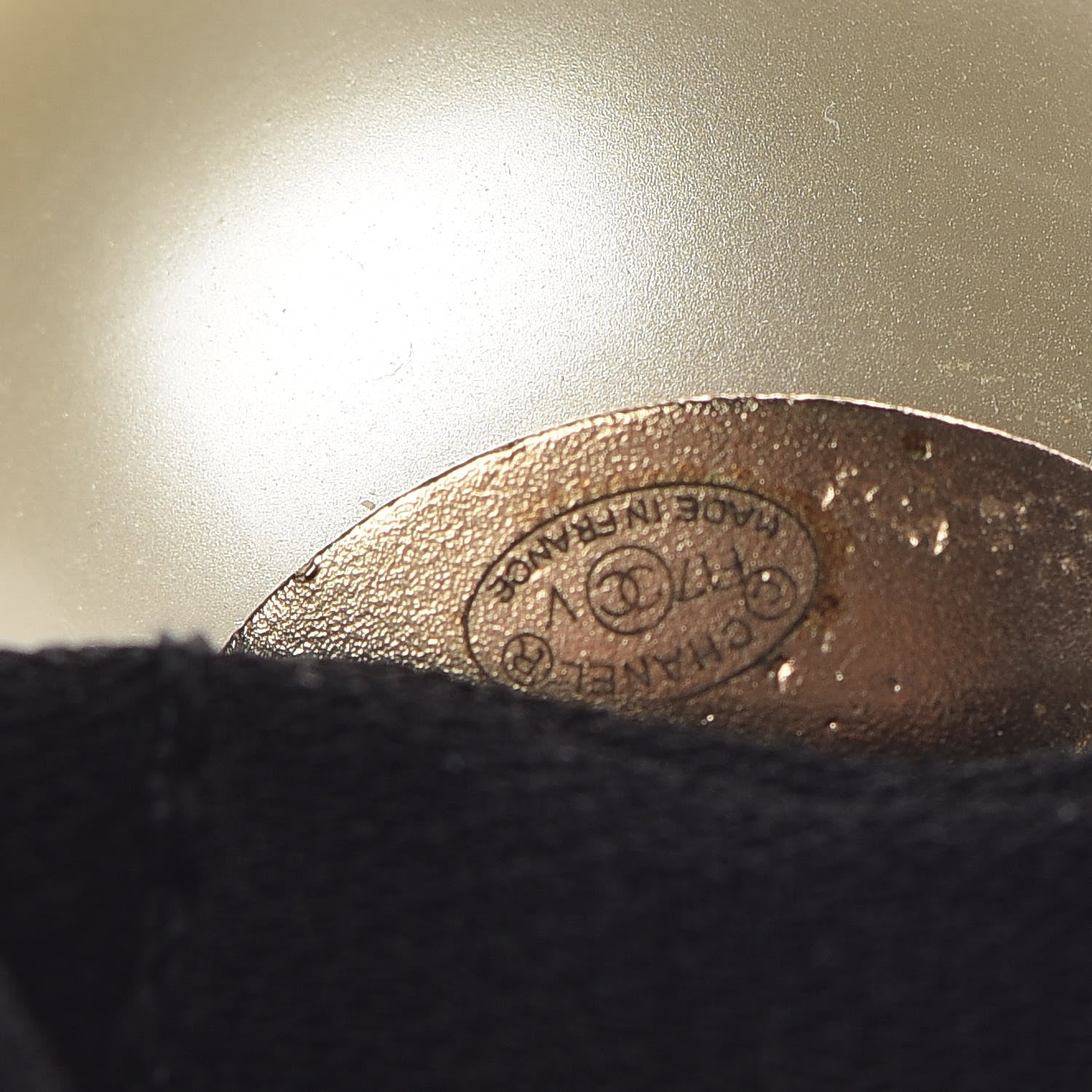 Chanel Pearl CC Hair Tie Black Gold Pearly White 4 of 4